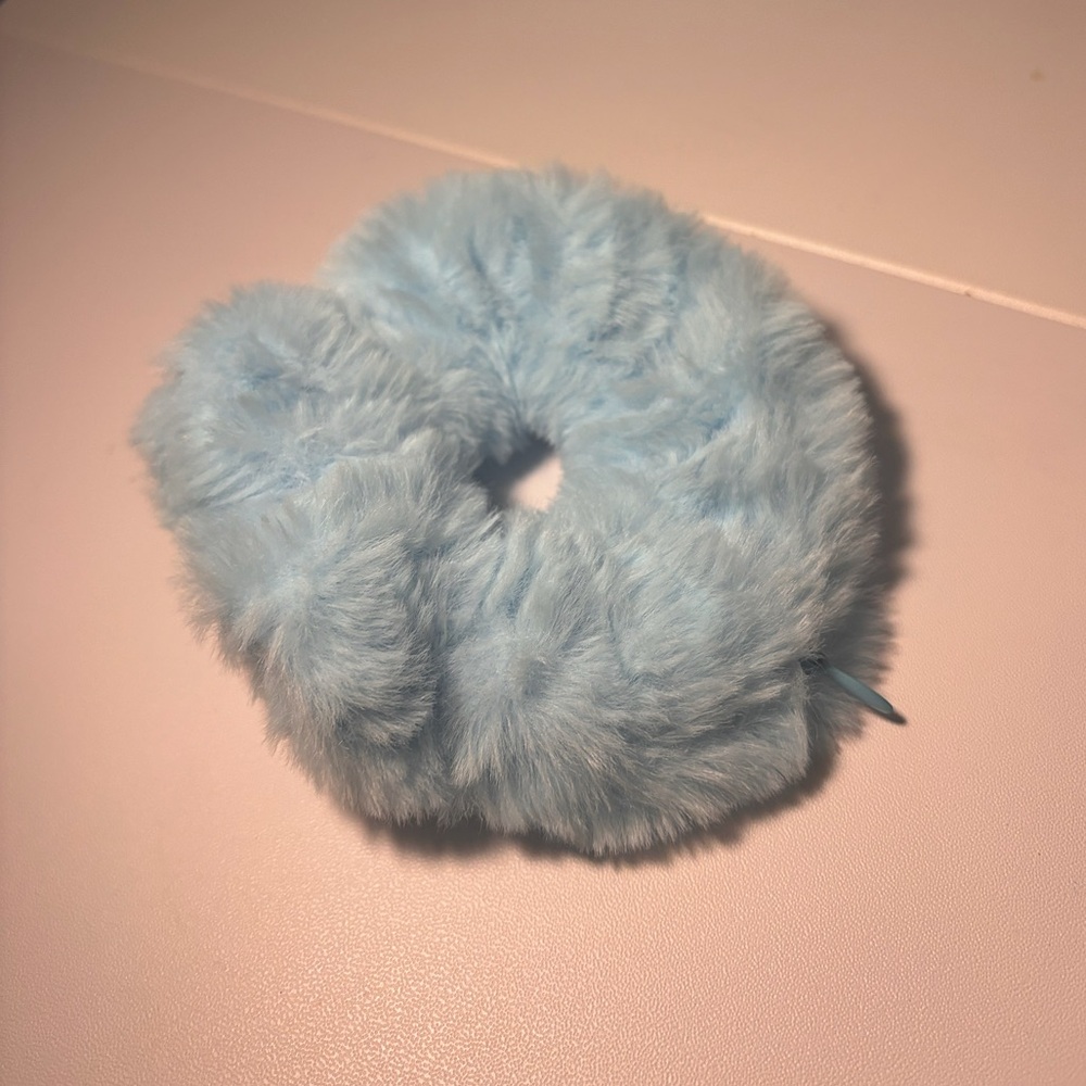 Fuzzy zipper pocket scrunchie hair tie